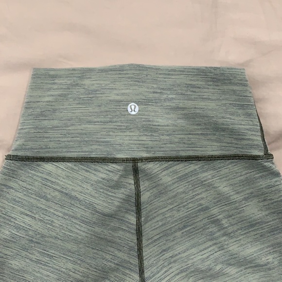 LULU LEMON SPORTS LEGGINGS HIGH WAIST!!!! - Picture 3 of 4